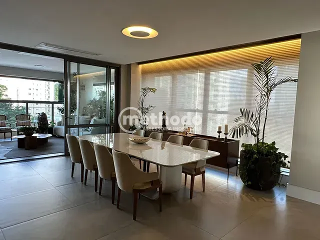 Apartamento com 556m² 4 quartos e 5 banheiros, à venda, no bairro Cambuí em Campinas