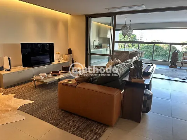 Apartamento com 556m² 4 quartos e 5 banheiros, à venda, no bairro Cambuí em Campinas