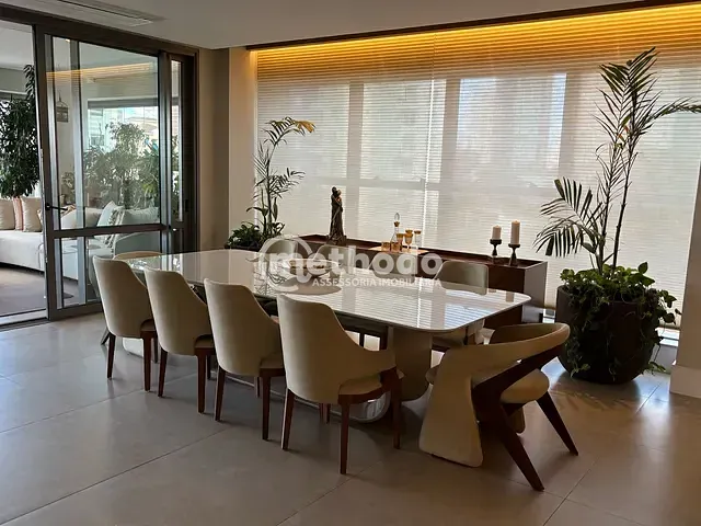Apartamento com 556m² 4 quartos e 5 banheiros, à venda, no bairro Cambuí em Campinas