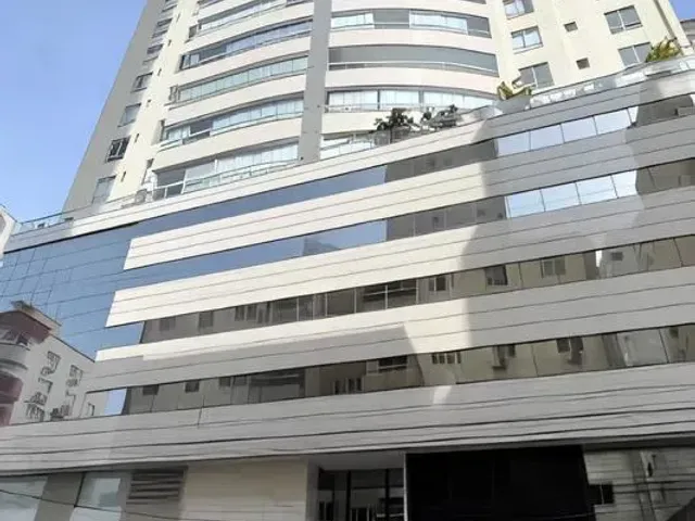 Apartamento com 352m² 3 quartos e 4 banheiros, à venda, no bairro Centro em Balneário Camboriú