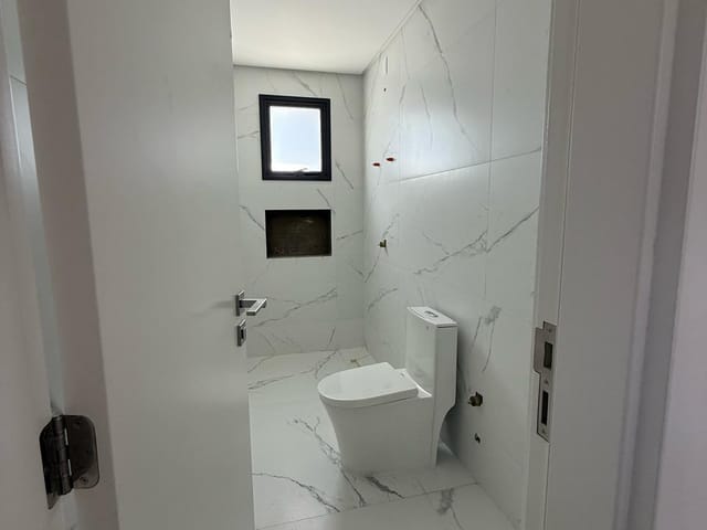 Apartamento com 133m² 3 quartos e 4 banheiros, à venda, no bairro Centro em Itapema