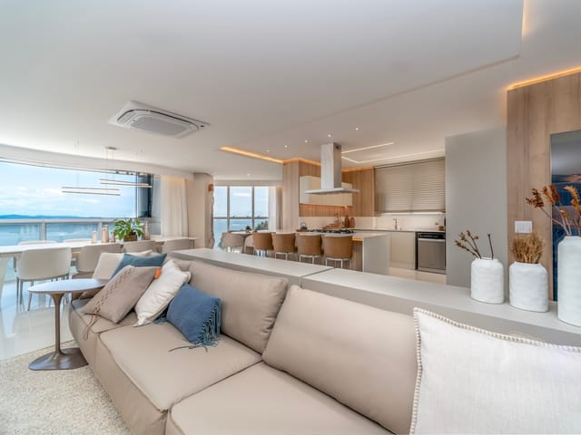 Apartamento com 462m² 4 quartos e 5 banheiros, à venda, no bairro Centro em Balneário Camboriú