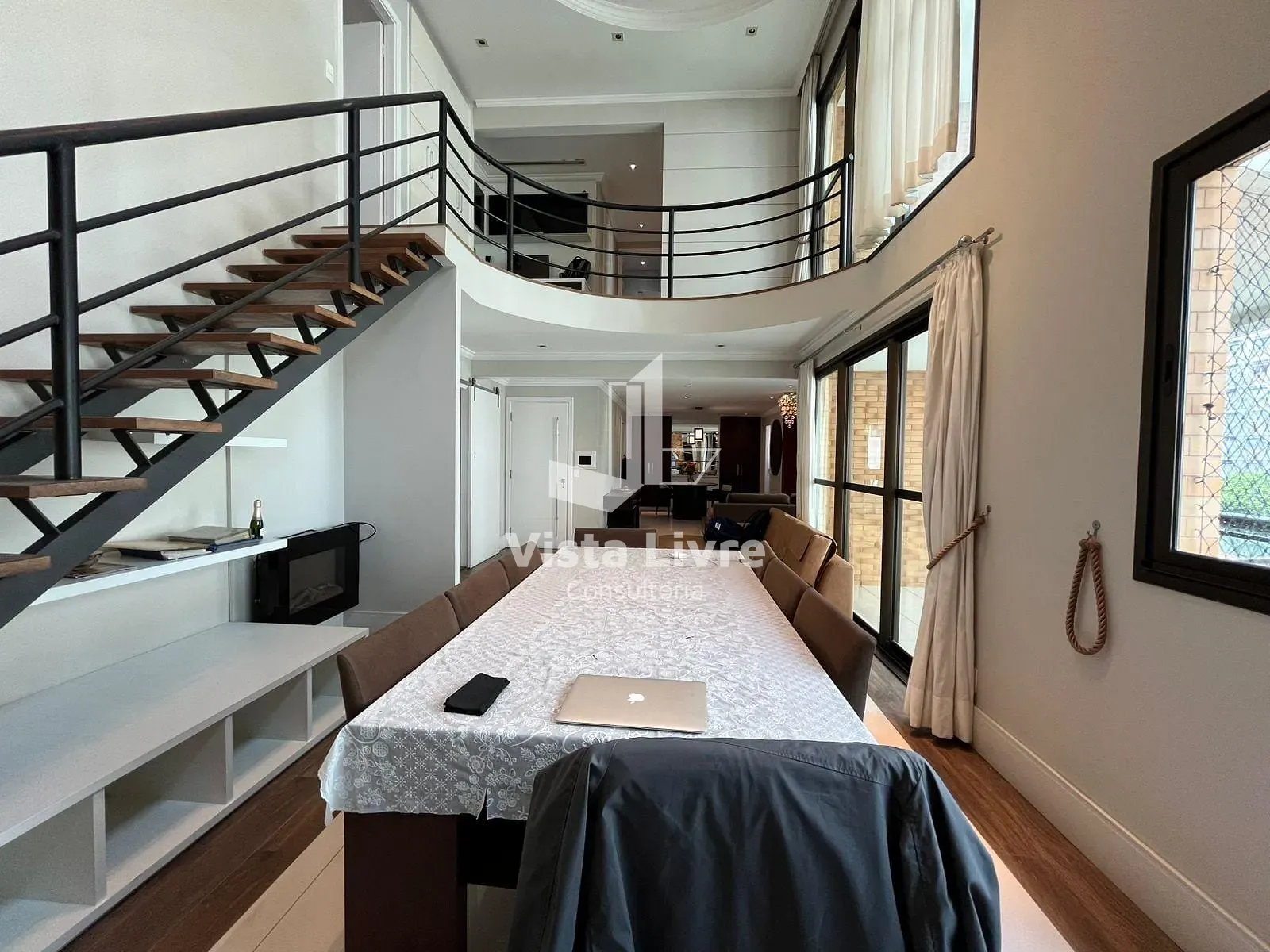 Apartamento, 3 quartos, 228 m² - Foto 2