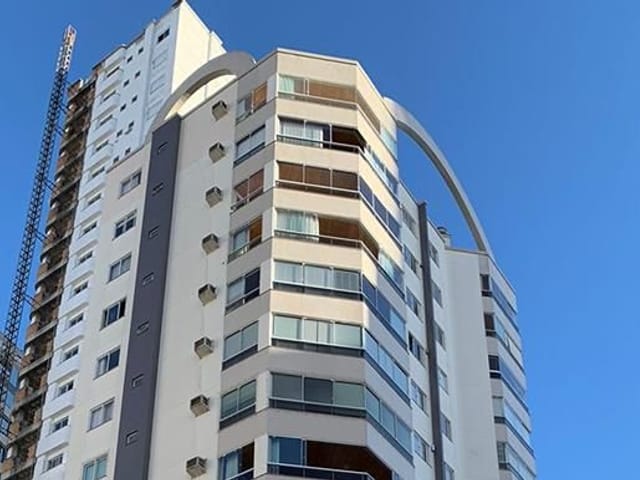 Apartamento com 119m² 3 quartos e 2 banheiros, à venda, no bairro Centro em Balneário Camboriú