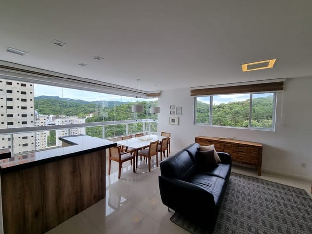 Apartamento com 126m² 2 quartos e 3 banheiros, à venda, no bairro Pioneiros em Balneário Camboriú