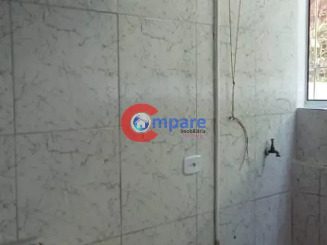 Apartamento 2 quartos e 1 banheiro, para alugar, no bairro Vila Rio de Janeiro em Guarulhos