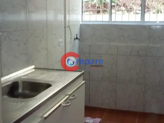 Apartamento 2 quartos e 1 banheiro, para alugar, no bairro Vila Rio de Janeiro em Guarulhos