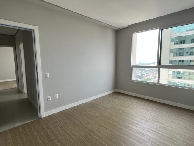 Apartamento com 143m² 4 quartos e 3 banheiros, à venda, no bairro Centro em Balneário Camboriú