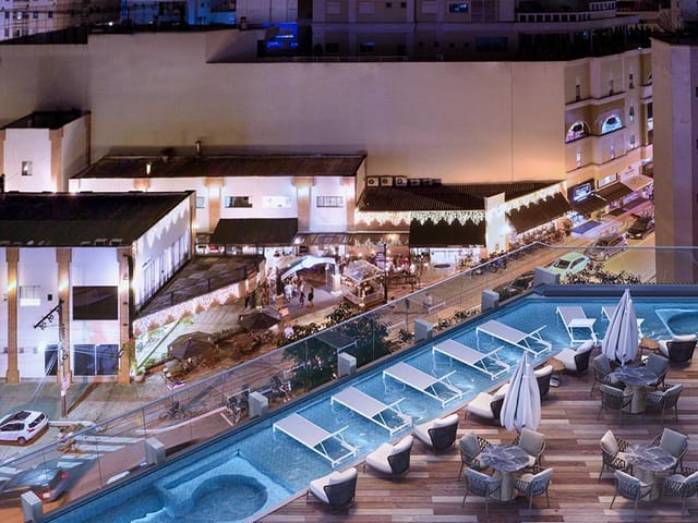 Apartamento com 266m² 4 quartos e 5 banheiros, à venda, no bairro Centro em Balneário Camboriú