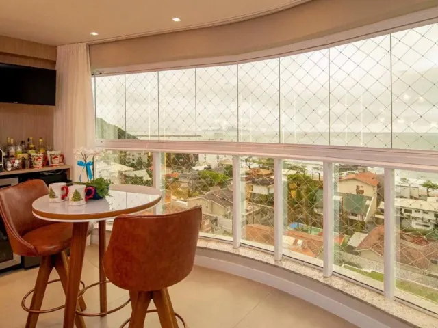 Apartamento com 130m² 3 quartos e 4 banheiros, à venda, no bairro Cabeçudas em Itajaí