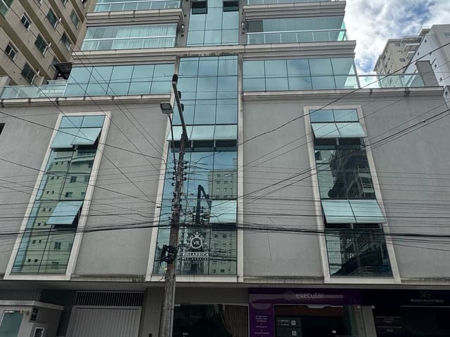 Apartamento com 198m² 4 quartos e 4 banheiros, à venda, no bairro Meia Praia em Itapema