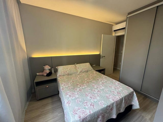 Apartamento com 198m² 4 quartos e 4 banheiros, à venda, no bairro Meia Praia em Itapema