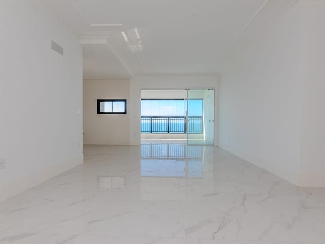 Apartamento com 300m² 4 quartos e 5 banheiros, à venda, no bairro Balneário Perequê em Porto Belo