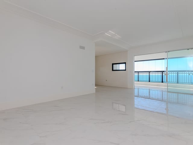 Apartamento com 300m² 4 quartos e 5 banheiros, à venda, no bairro Balneário Perequê em Porto Belo