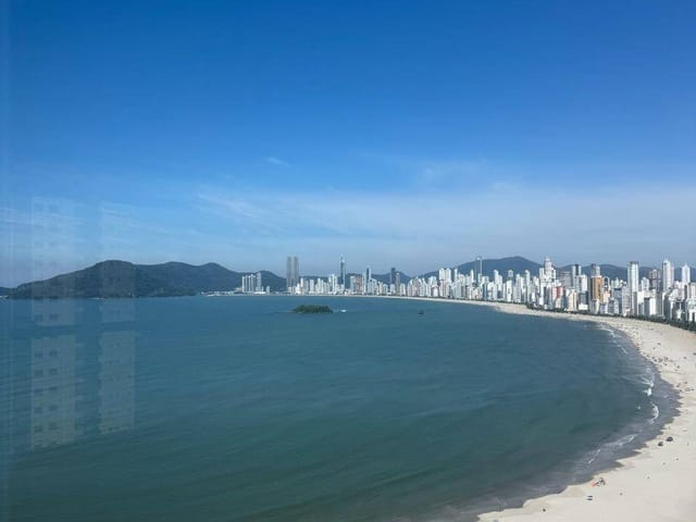 Apartamento com 310m² 4 quartos e 5 banheiros, à venda, no bairro Pioneiros em Balneário Camboriú