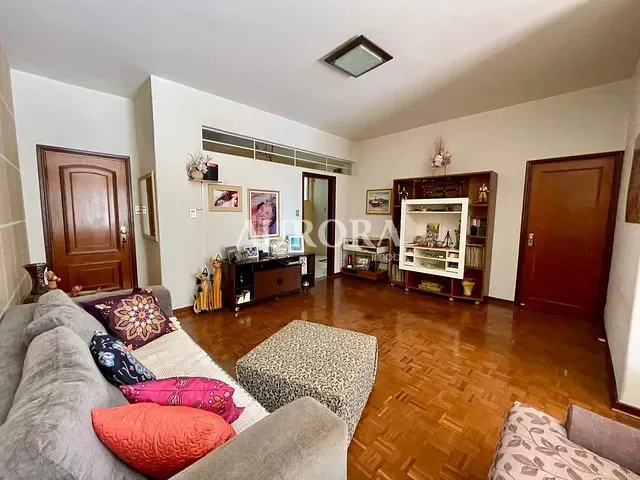 Apartamento com 199m² 3 quartos e 2 banheiros, à venda, no bairro Centro em Londrina