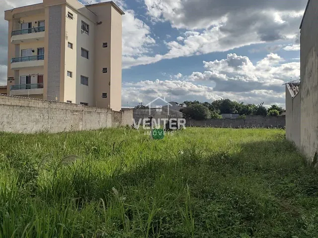 Área com 1300m², à venda, no bairro Parque Urupês em Taubaté