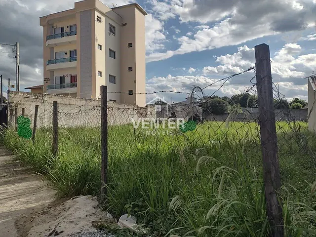 Área com 1300m², à venda, no bairro Parque Urupês em Taubaté