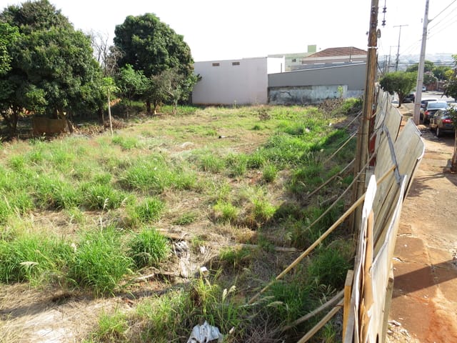 Área à venda, no bairro Portuguesa em Londrina