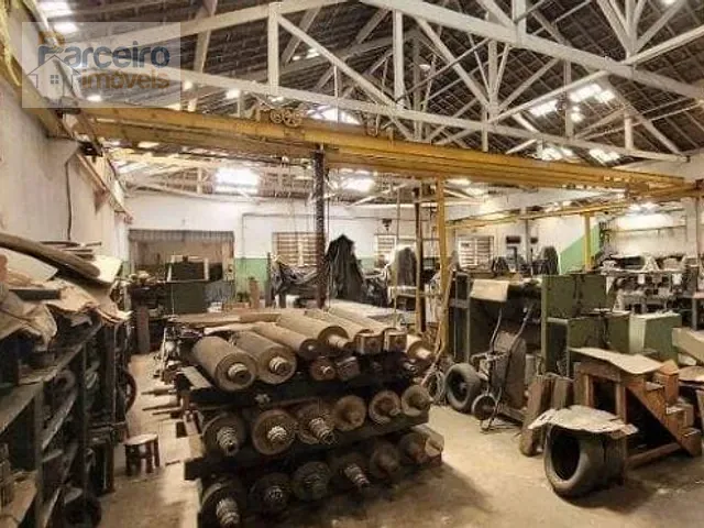 Galpão / Barracão com 1800m², à venda, no bairro Parque São Jorge em São Paulo