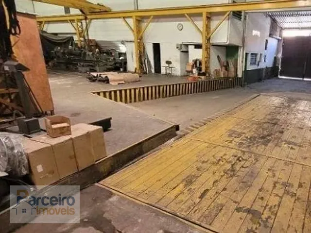 Galpão / Barracão com 1800m², à venda, no bairro Parque São Jorge em São Paulo