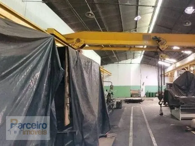 Galpão / Barracão com 1800m², à venda, no bairro Parque São Jorge em São Paulo