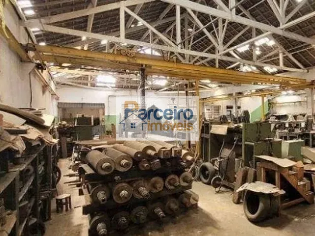 Galpão / Barracão com 1800m², à venda, no bairro Parque São Jorge em São Paulo
