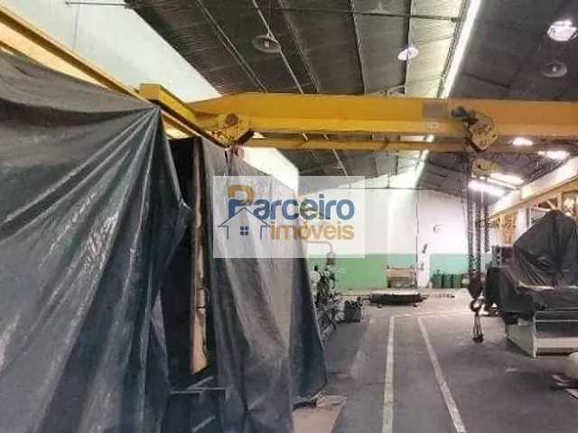 Galpão / Barracão com 1800m², à venda, no bairro Parque São Jorge em São Paulo