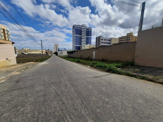 Foto do Terreno - Área com 1.118m² - Bairro Candeias | Imobiliária Sales