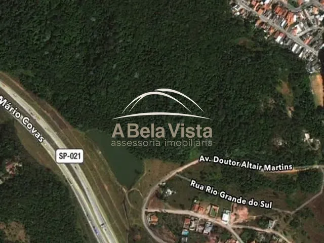 Área com 216m², à venda, no bairro Gramado em Cotia