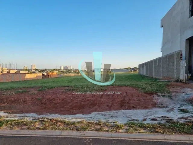 Terreno com 469m², à venda, no bairro Residencial e Comercial Quinta das Laranjeiras em Araraquara