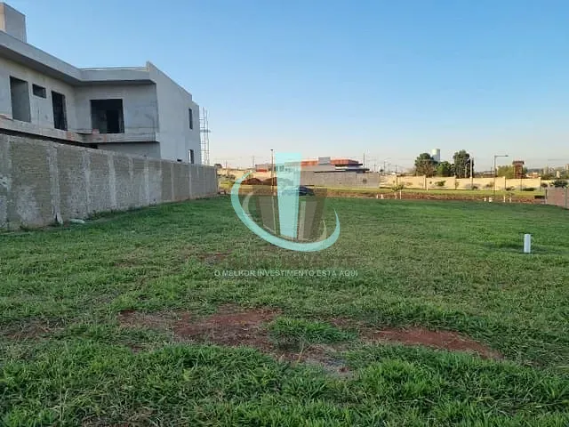 Terreno com 469m², à venda, no bairro Residencial e Comercial Quinta das Laranjeiras em Araraquara