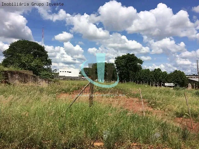 Terreno com 5000m², à venda, no bairro VILA RENATA (VILA XAVIER) em ARARAQUARA