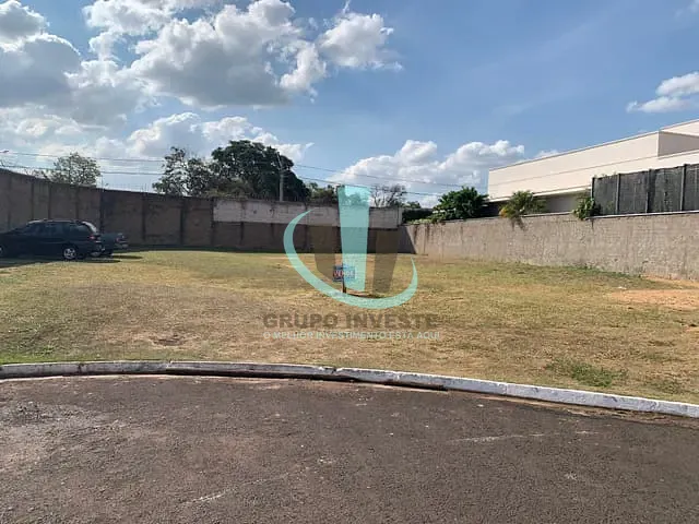 Terreno com 792m², à venda, no bairro Cidade Jardim em Araraquara