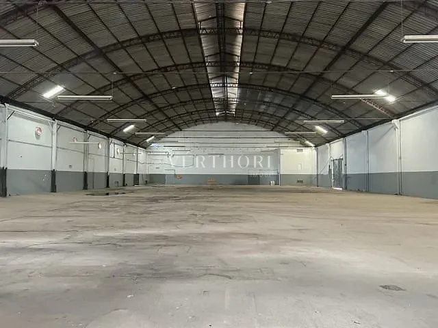 Galpão / Barracão com 7000m², à venda ou para alugar, no bairro Centro em Londrina