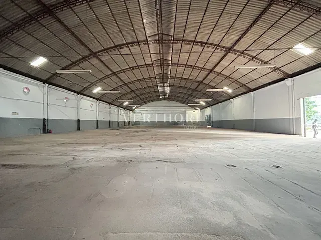 Galpão / Barracão com 7000m², à venda ou para alugar, no bairro Centro em Londrina