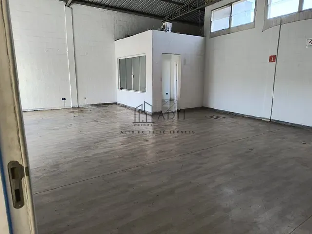 Galpão / Barracão com 334m², à venda, no bairro Conjunto Residencial do Bosque em Mogi das Cruzes