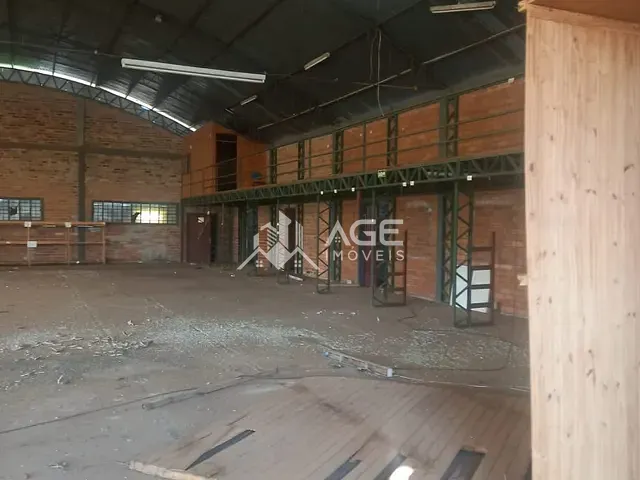 Galpão / Barracão com 1300m², à venda, no bairro Cerâmica em Erechim