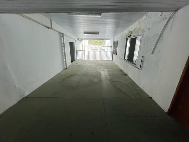 Galpão / Barracão com 600m², à venda, no bairro Alto Cajueiros em Macaé