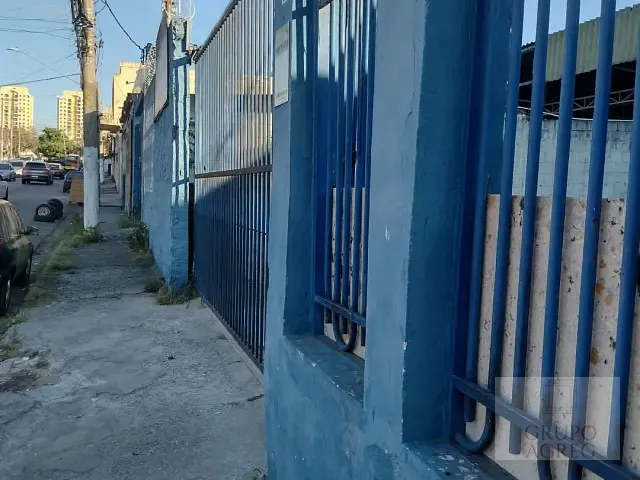 Galpão / Barracão com 336m², para alugar, no bairro Rio Pequeno / Jd. Esmeralda em São Paulo