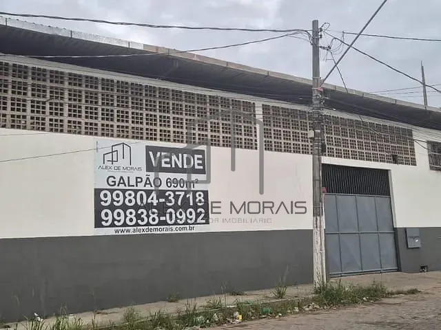 Galpão / Barracão com 696m², à venda, no bairro Cobilândia em Vila Velha