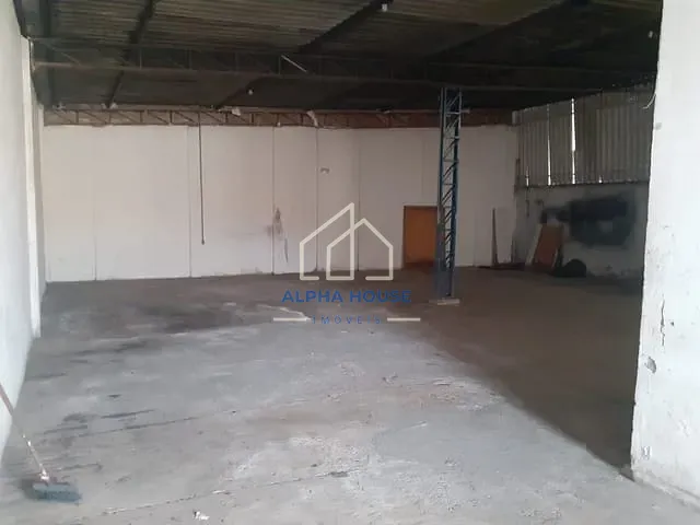 Galpão / Barracão com 160m², à venda, no bairro Parque São Benedito em Pindamonhangaba