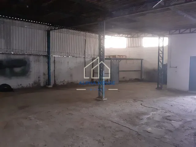 Galpão / Barracão com 160m², à venda, no bairro Parque São Benedito em Pindamonhangaba