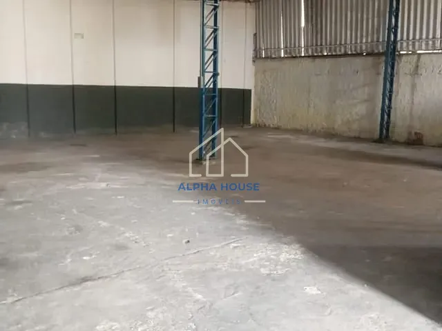 Galpão / Barracão com 160m², à venda, no bairro Parque São Benedito em Pindamonhangaba