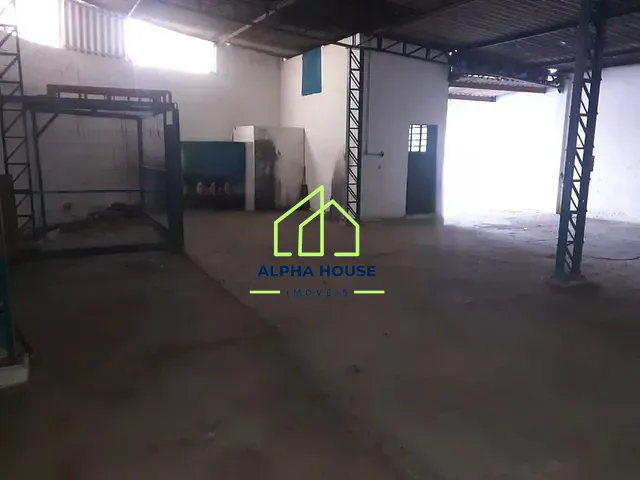 Galpão / Barracão com 160m², à venda ou para alugar, no bairro Parque São Benedito em Pindamonhangaba