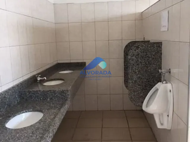 Galpão / Barracão com 1400m², à venda, no bairro Putim em São José dos Campos