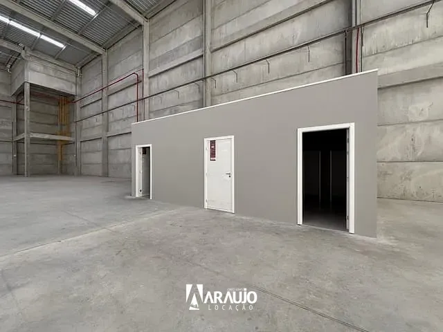 Galpão / Barracão com 2814m², para alugar, no bairro Ressacada em Itajaí