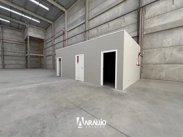 Galpão / Barracão com 2814m², para alugar, no bairro Ressacada em Itajaí