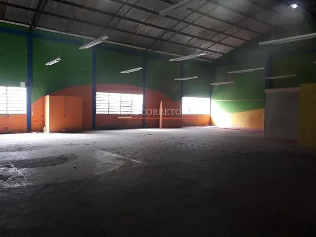 Galpão / Barracão com 700m², à venda, no bairro Ponta Porã em Cachoeirinha