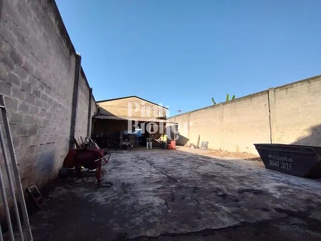 Galpão / Barracão com 960m², à venda, no bairro Ressaca em Contagem